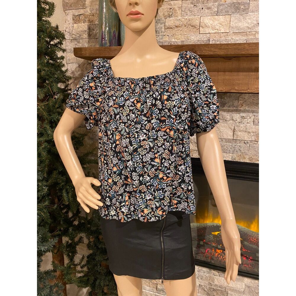 a.n.a. Black Floral Top Blouse Ruched Stretchy Neckline Puffy Sleeves Size M